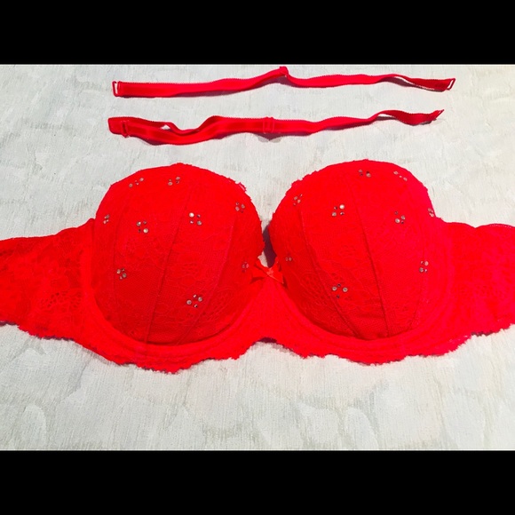 VS Strapless Convertible Lace Bra - Picture 5 of 7